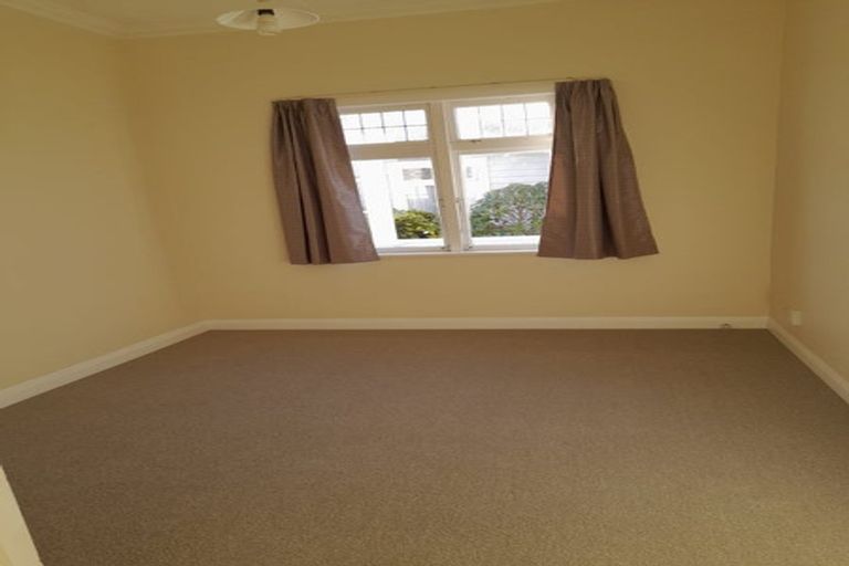 Photo of property in 27 Beauchamp Street, Karori, Wellington, 6012