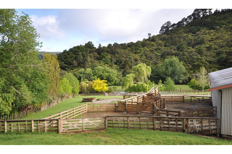 Photo of property in 475 Ahuroa Road, Puhoi, Warkworth, 0994