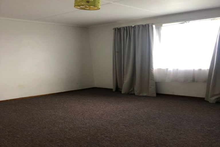 Photo of property in 57 Chingford Close, Mangere, Auckland, 2022