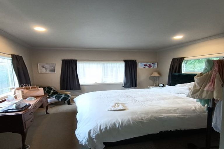 Photo of property in 294a Main Road, Tawa, Wellington, 5028