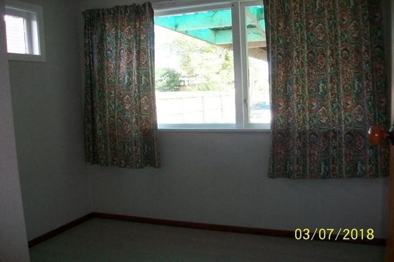 Photo of property in 54 Larnoch Road, Henderson, Auckland, 0610