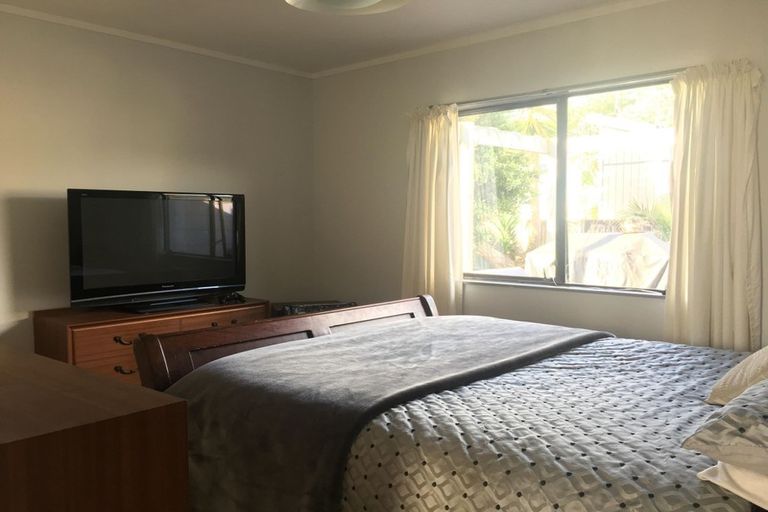 Photo of property in 2/27 Reelick Avenue, Pakuranga Heights, Auckland, 2010
