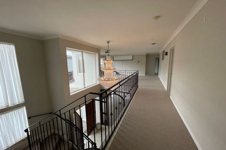 Photo of property in 32 Kaseng Place, East Tamaki Heights, Auckland, 2016