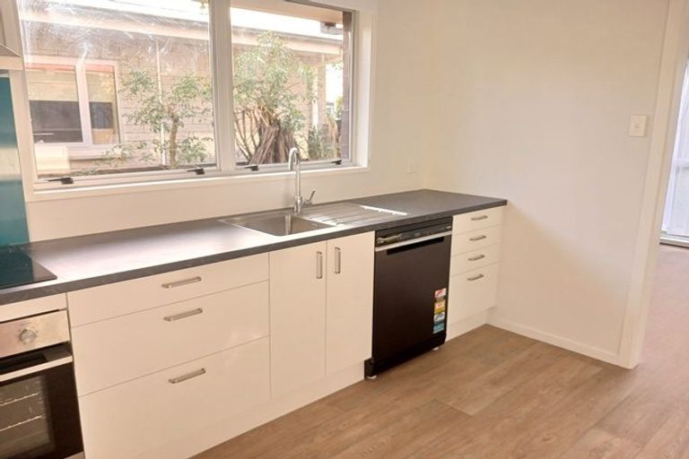 Photo of property in 11 Anaru Place, Awapuni, Palmerston North, 4412