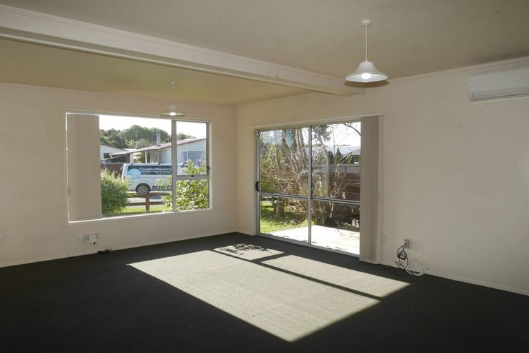 Photo of property in 11a Cypress Grove, Paraparaumu, 5032