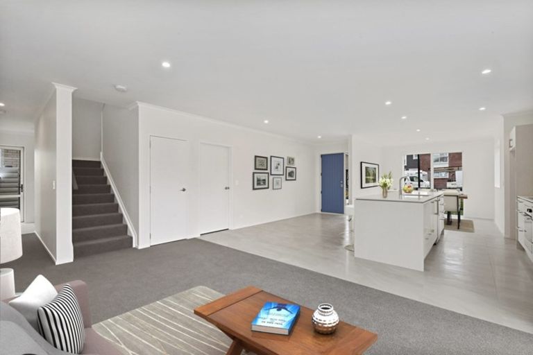 Photo of property in 97 Granville Drive, Massey, Auckland, 0614