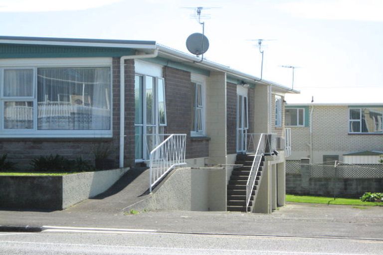 Photo of property in 2/158 Saint Aubyn, New Plymouth, 4310