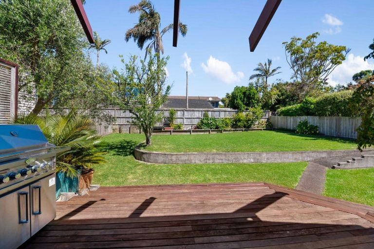 Photo of property in 4 Takutai Avenue, Bucklands Beach, Auckland, 2012