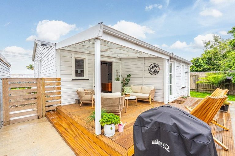 Photo of property in 16 Spier Street, Aramoho, Whanganui, 4500