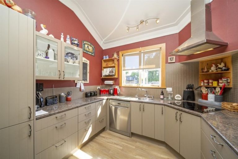 Photo of property in 81 Collins Street, Hawera, 4610