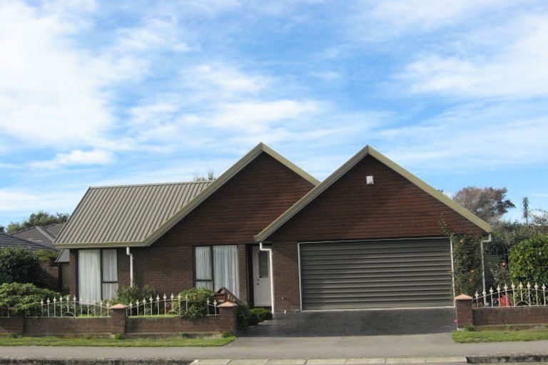 Photo of property in 140 Racecourse Road, Sockburn, Christchurch, 8042