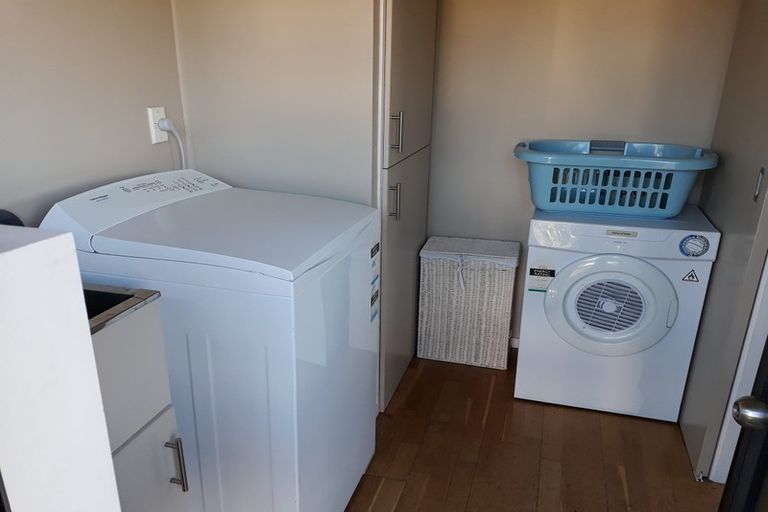 Photo of property in 2 The Glade South, Pukekohe, 2120