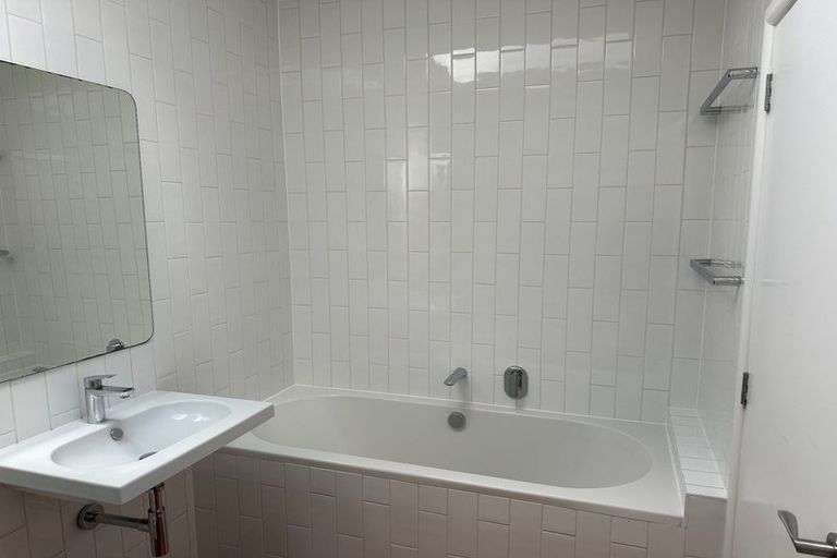 Photo of property in 16 Aramoana Avenue, Devonport, Auckland, 0624