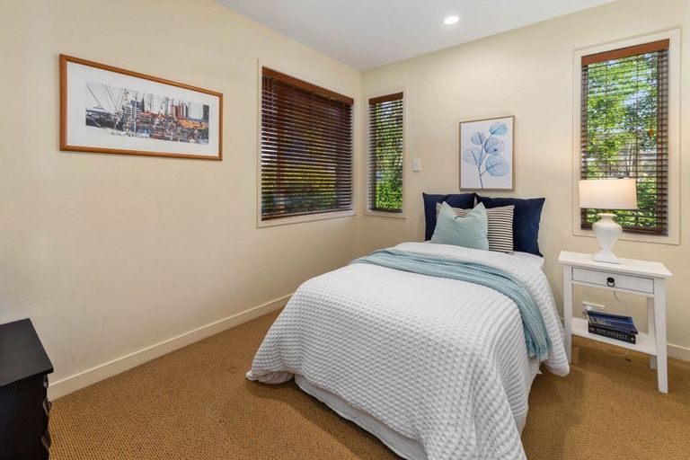 Photo of property in 52 Gemini Place, Kawaha Point, Rotorua, 3010