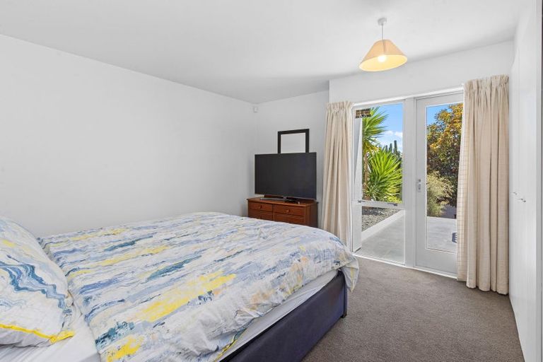 Photo of property in 25 Dyers Pass Road, Cashmere, Christchurch, 8022