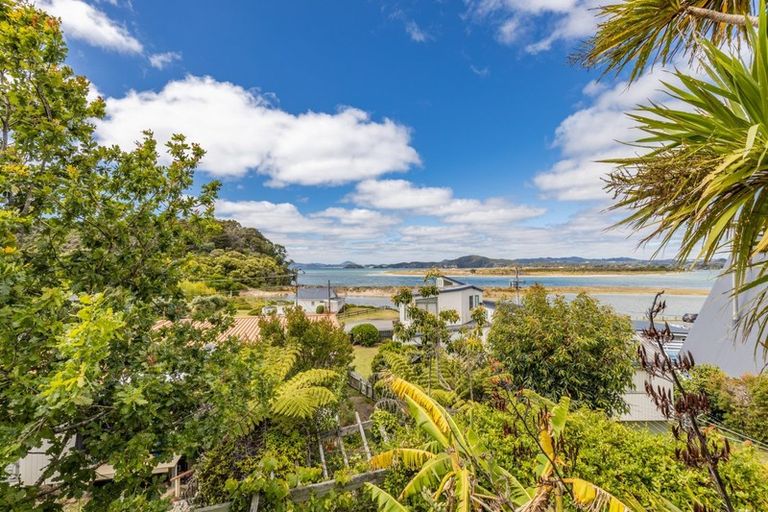 Photo of property in 35 Te Maika Road, Ngunguru, Whangarei, 0173