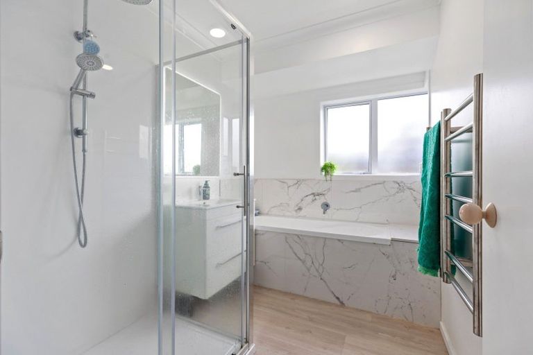 Photo of property in 142 Ngatai Road, Otumoetai, Tauranga, 3110