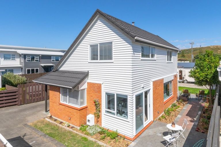 Photo of property in 33c Mana Esplanade, Paremata, Porirua, 5026