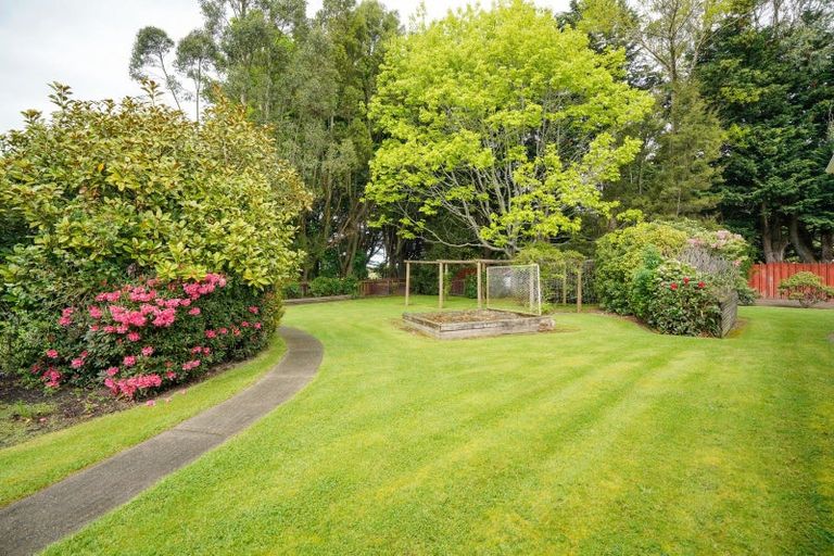 Photo of property in 339 Oteramika Road, Seaward Bush, Invercargill, 9871