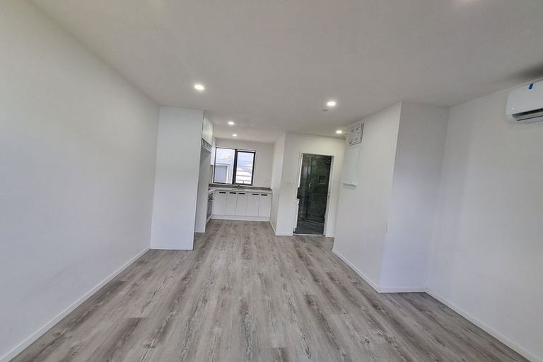 Photo of property in 2 Arnhem Place, Pukekohe, 2120