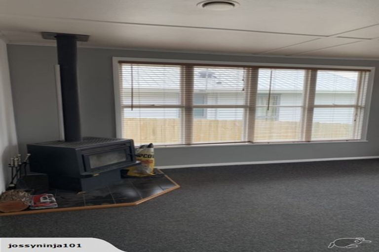 Photo of property in 28 Woodleigh Street, Frankleigh Park, New Plymouth, 4310