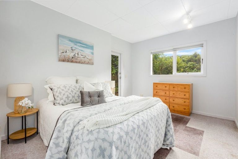 Photo of property in 12 Whiorau Grove, Lowry Bay, Lower Hutt, 5013