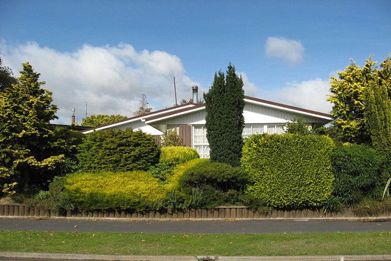 Photo of property in 19 Guinness Crescent, Ilam, Christchurch, 8041