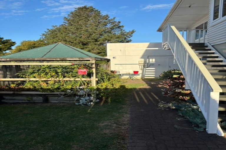 Photo of property in 105 Lincoln Road, Henderson, Auckland, 0610