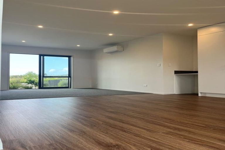 Photo of property in 32 Vasi Drive, Hobsonville, Auckland, 0616