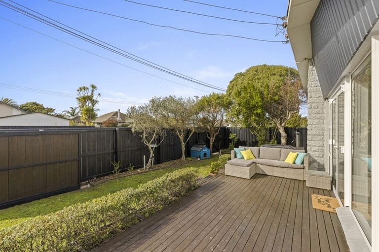 Photo of property in 16 Malta Crescent, South New Brighton, Christchurch, 8062