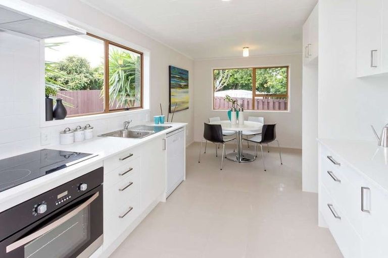 Photo of property in 1/46 Archmillen Avenue, Pakuranga Heights, Auckland, 2010