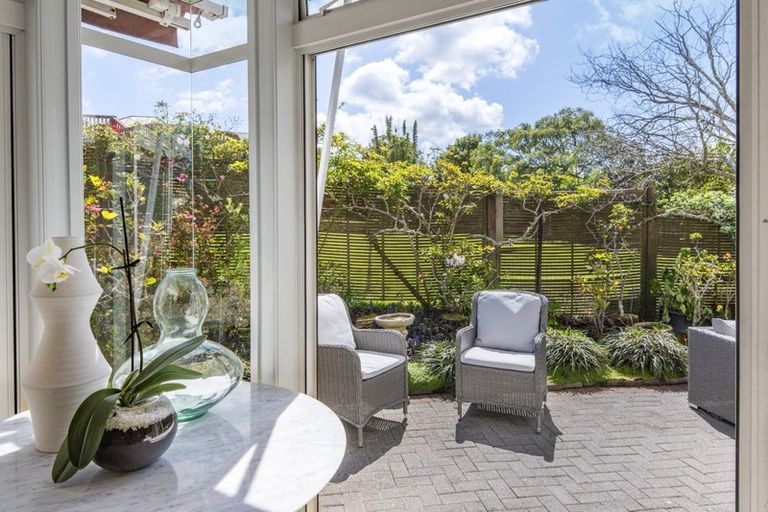 Photo of property in 2/14 Bayview Road, Hauraki, Auckland, 0622