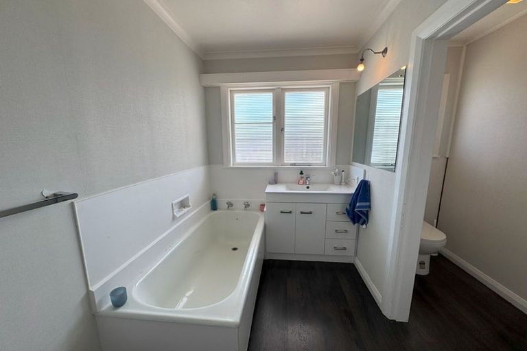 Photo of property in 9 Belvedere Crescent, Takaro, Palmerston North, 4412