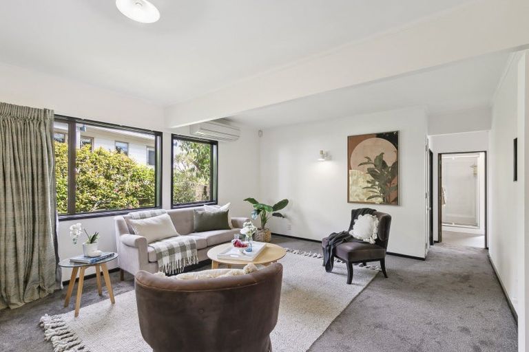 Photo of property in 12 Ramsey Place, Karori, Wellington, 6012