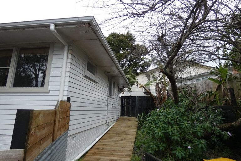 Photo of property in 39 Blease Street, New Lynn, Auckland, 0600