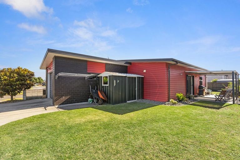 Photo of property in 27 Spinifex Street, Papamoa Beach, Papamoa, 3118