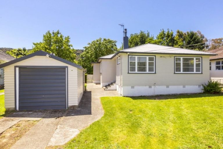Photo of property in 3 Hudson Avenue, Ebdentown, Upper Hutt, 5018