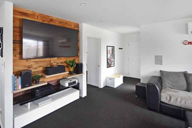 Photo of property in 15 Lakeland Avenue, Twizel, 7901