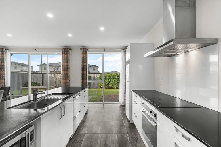 Photo of property in 11 George West Square West, Wigram, Christchurch, 8025