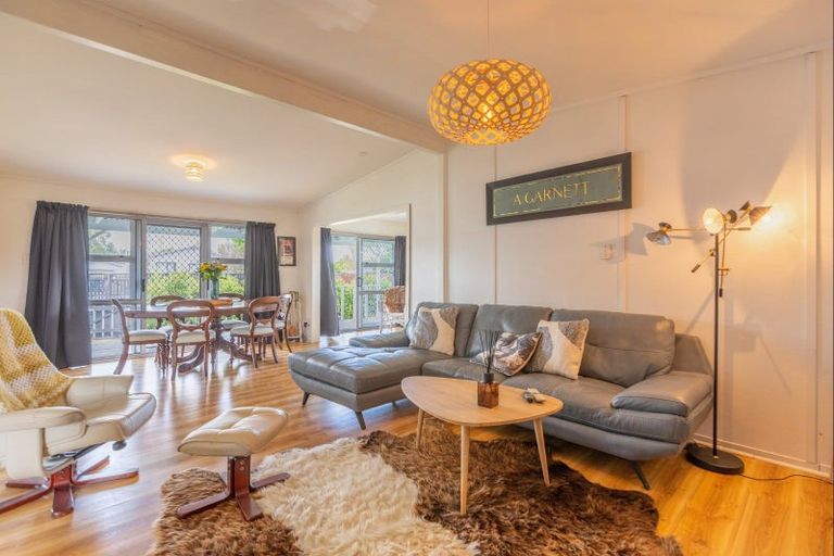 Photo of property in 50 Bibby Street, Waipawa, 4210