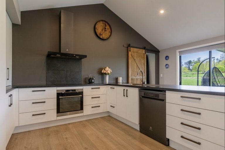 Photo of property in 102 Lindsay Road, Waipukurau, 4283