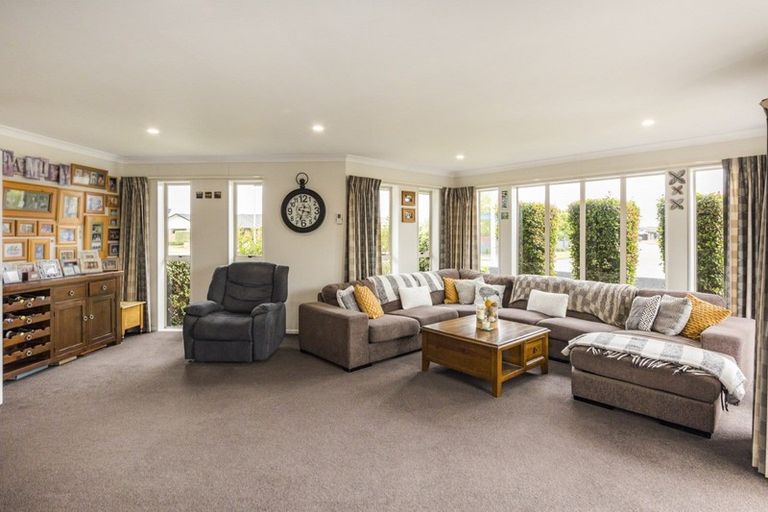 Photo of property in 3 Brooklyn Heights Drive, Kelvin Grove, Palmerston North, 4414