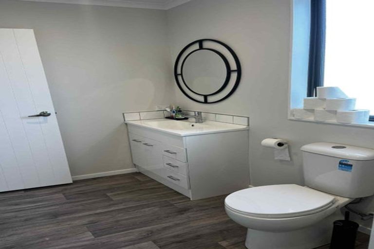 Photo of property in 17 Terry Crescent, Milson, Palmerston North, 4414