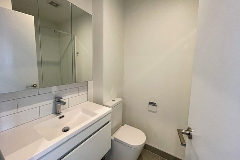 Photo of property in 5/5 Brandon Road, Glen Eden, Auckland, 0602