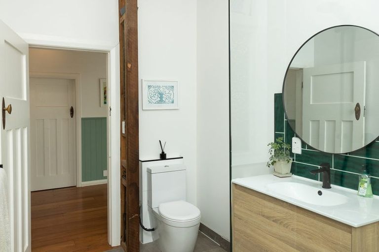 Photo of property in 265 Muritai Road, Eastbourne, Lower Hutt, 5013