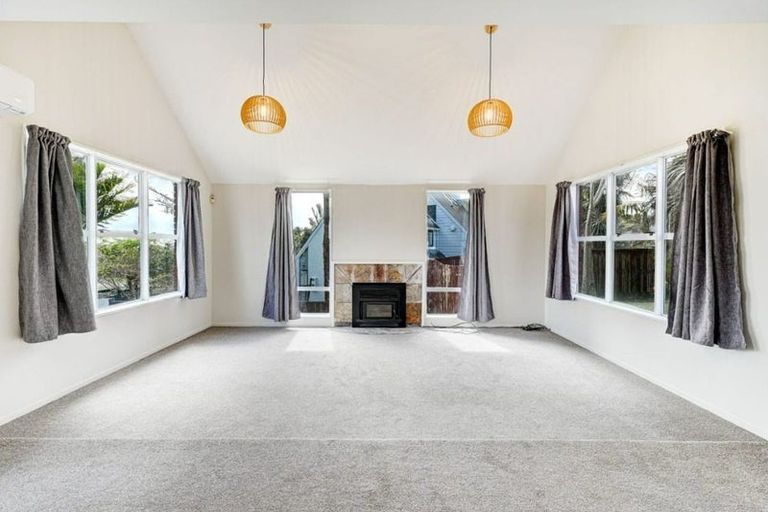 Photo of property in 3 Charles Prevost Drive, The Gardens, Auckland, 2105