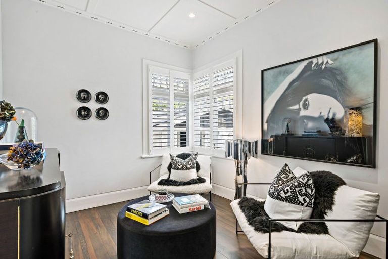 Photo of property in 20 Seabreeze Road, Narrow Neck, Auckland, 0624