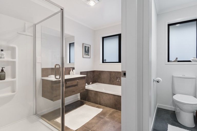 Photo of property in 1 Shea Lane, Pyes Pa, Tauranga, 3112