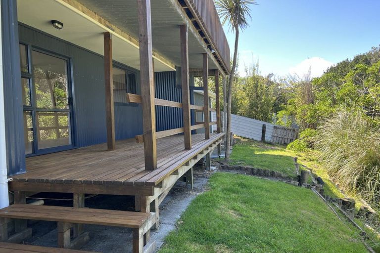 Photo of property in 32 Himatangi Street, Himatangi Beach, Foxton, 4891