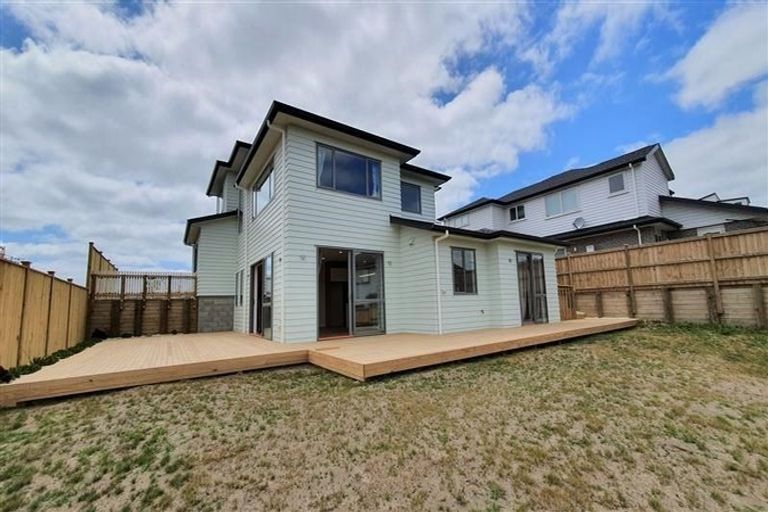 Photo of property in 3 Tautoru Avenue, Orewa, 0931